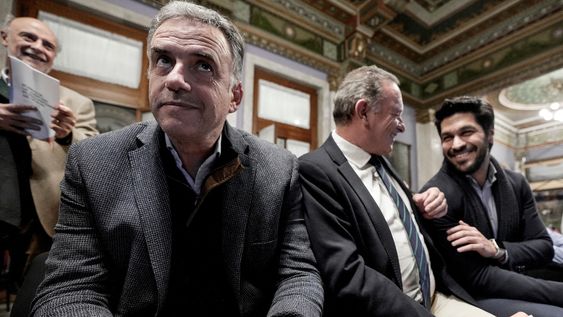 Pablo Mieres, Yamandú Orsi, Álvaro Delgado y Andrés Ojeda durante una conferencia en el Palacio Legislativo Pablo Mieres, Yamandú Orsi, Álvaro Delgado y Andrés Ojeda durante una conferencia en el Palacio Legislativo