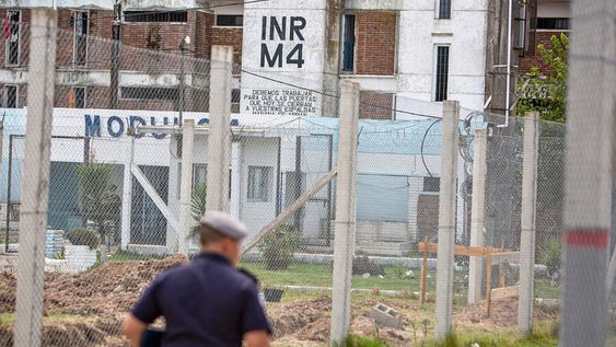La cárcel de Santiago Vázquez aloja al 30% de la población del sistema penitenciario. Foto: Mauricio Zina, adhocFOTOS La cárcel de Santiago Vázquez aloja al 30% de la población del sistema penitenciario. Foto: Mauricio Zina, adhocFOTOS