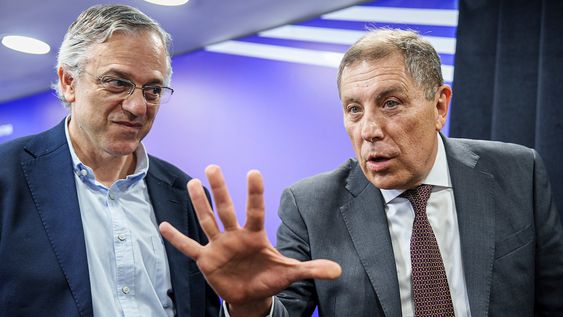 El director de la OPP, Rodrigo Arim, y el ministro de Economía, Gabriel Oddone, en la conferencia de este jueves en Torre Ejecutiva El director de la OPP, Rodrigo Arim, y el ministro de Economía, Gabriel Oddone, en la conferencia de este jueves en Torre Ejecutiva