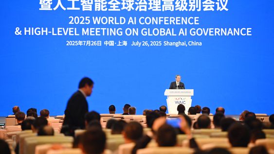 El primer ministro chino, Li Qiang, habla en la ceremonia de apertura de la Conferencia Mundial de Inteligencia Artificial, en Shanghái, el 26 de julio de 2025 El primer ministro chino, Li Qiang, habla en la ceremonia de apertura de la Conferencia Mundial de Inteligencia Artificial, en Shanghái, el 26 de julio de 2025