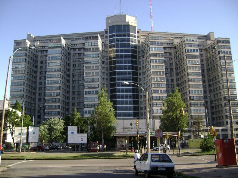 imagen de La solución “idónea” para el Hospital de Clínicas es construir un  nuevo edificio y usar parte del actual con “fines comerciales”