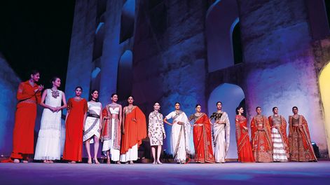 La idea del festival Heritage Door es presentar colecciones que evoquen la artesanía y tradición de la India reinterpretadas con estética global.