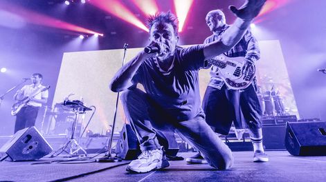 Los Fabulosos Cadillacs presentaron su concierto por los 40 años de la banda en el Antel Arena.
