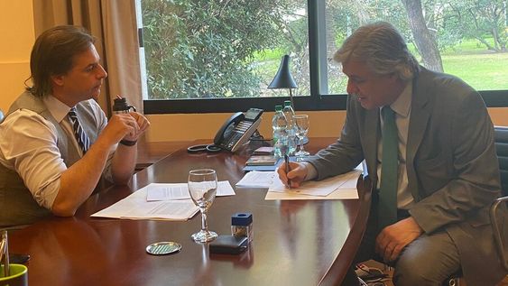 Luis Lacalle Pou y Francisco Bustillo. Foto: @LuisLacallePou. Luis Lacalle Pou y Francisco Bustillo. Foto: @LuisLacallePou.