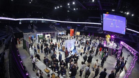 Un evento de empresas tecnológicas del sector financiero en el Antel Arena. Foto: Fintech South Hub Un evento de empresas tecnológicas del sector financiero en el Antel Arena. Foto: Fintech South Hub