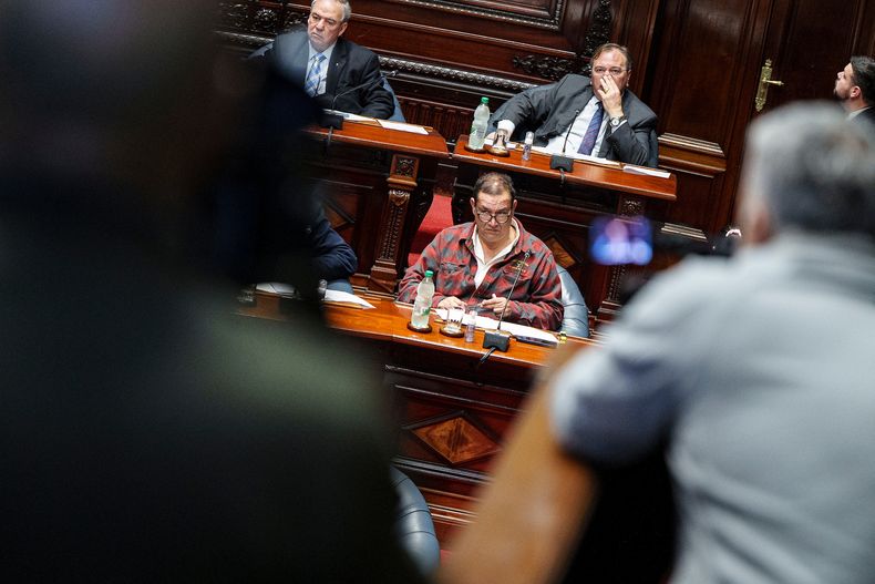 Sebastián Da Silva durante la sesión extraordinaria para tratar los acontecimientos durante interpelación al Ministro de Ganadería