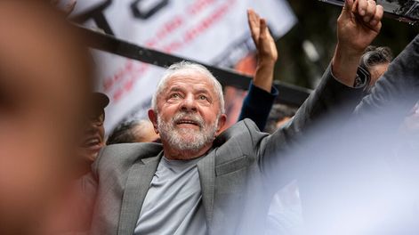Luiz Inacio Lula da Silva durante la marcha de cierre de campaña. Mauricio Zina / adhocFOTOS