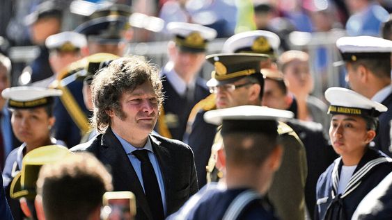 El presidente Milei en el 42 aniversario de la guerra de las Malvinas. Foto: Luis Robayo, AFP El presidente Milei en el 42 aniversario de la guerra de las Malvinas. Foto: Luis Robayo, AFP