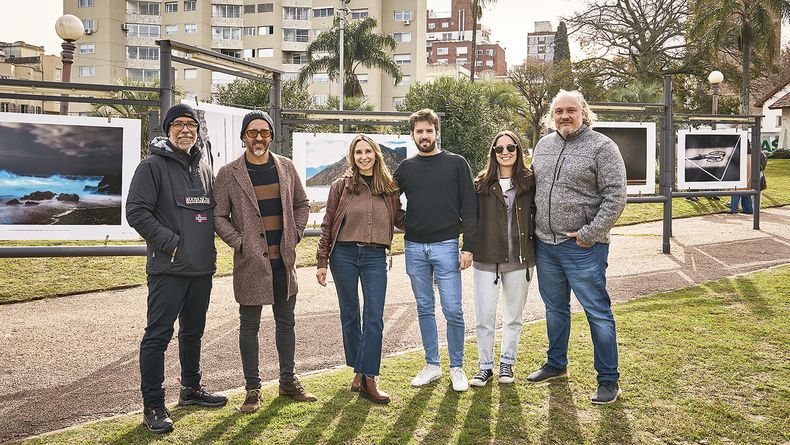 Los fotografos: Carlos Pazos, Adrián Echeverriaga, Lucía Duran, Mauricio Rodríguez, Valentina Weikert y Manuel Mendoza