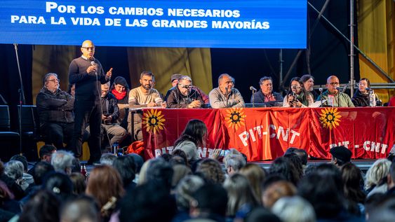 Marcelo Abdala, presidente del PIT-CNT, en la apertura del congreso en el Palacio Peñarol