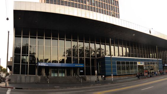 imagen de El BROU debió pasar a pérdida U$S 600 millones por préstamos que no pudo cobrar, según datos oficiales manejados por el MPP imagen de El BROU debió pasar a pérdida U$S 600 millones por préstamos que no pudo cobrar, según datos oficiales manejados por el MPP