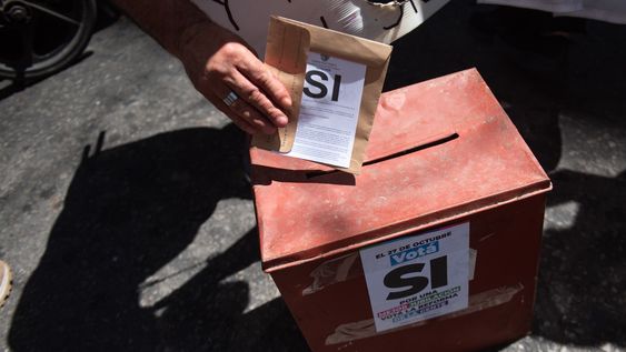 La posible afectación del plebiscito genera “volatilidad” en el mercado bursátil y cambiario La posible afectación del plebiscito genera “volatilidad” en el mercado bursátil y cambiario