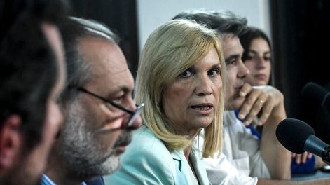 Búsqueda | La vicepresidenta Beatriz Argimón, y los senadores Carlos Camy y Jorge Gandini. Foto: Javier Calvelo / adhocFOTOS