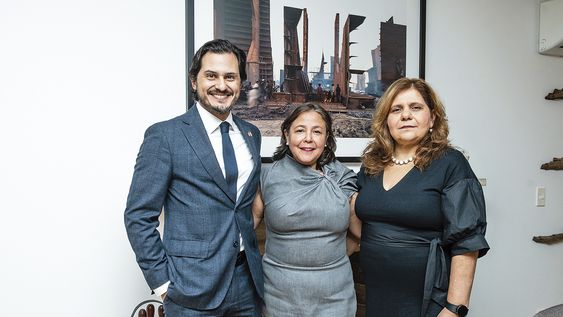 Vicepresidente Latam Export Development Canada Jorge Rave, embajadora de Canadá Carmen Sorger y business development director Brazil & Southern Cone Fernanda Custodio
