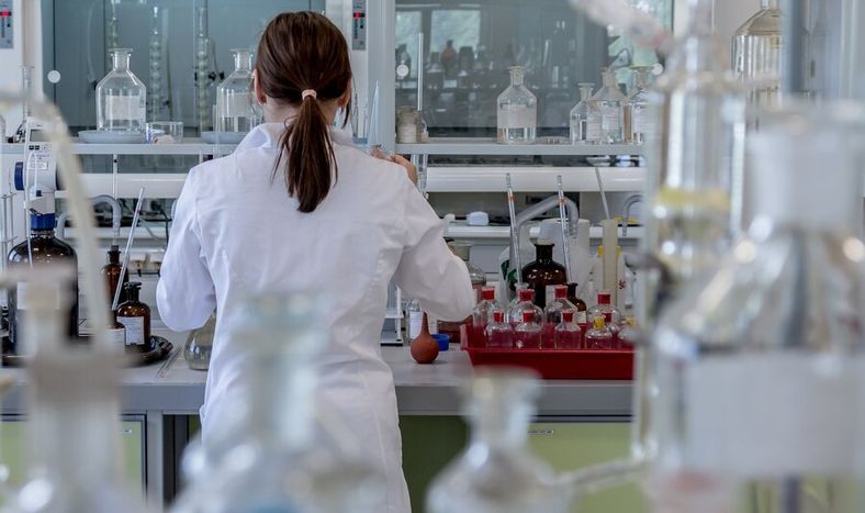 imagen de Diáspora científica advierte sobre la partida de jóvenes calificados por “estancamiento” en ciencia y tecnología