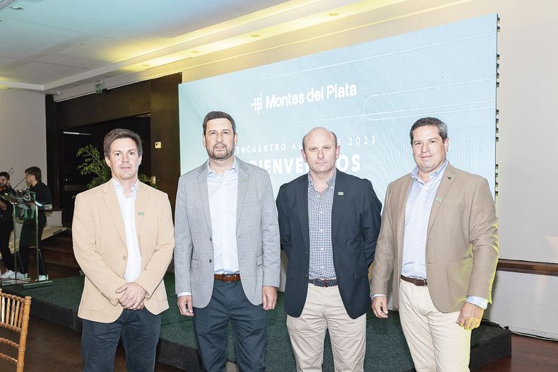 De MDP: gerente de Alianzas estratégicas Gonzalo Martin, gerente general Diego Wollheim, gerente forestal Diego Carrau y gerente de personas Aldo Favre