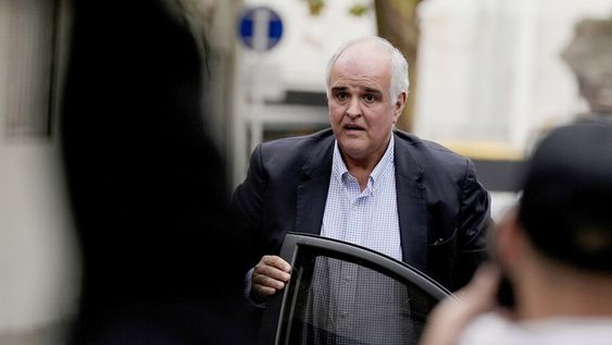 Gustavo Penadés en la entrada a Fiscalía de la calle Cuareim, en Montevideo. Foto: Javier Calvelo, adhocFOTOS Gustavo Penadés en la entrada a Fiscalía de la calle Cuareim, en Montevideo. Foto: Javier Calvelo, adhocFOTOS