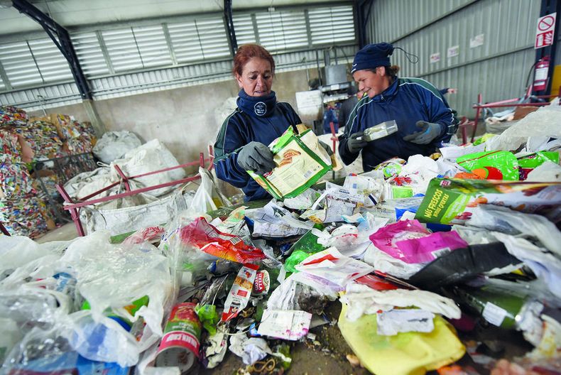 La intendencia, el Ministerio de Ambiente y la Cámara de Industrias tienen pendiente la firma de un convenio para regularizar la situación. Foto: Nicolás Celaya