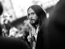 Jared Leto asiste al estreno mundial de Tron: Ares de Disney en el Teatro Chino TCL de Hollywood, California, el 6 de octubre de 2025.