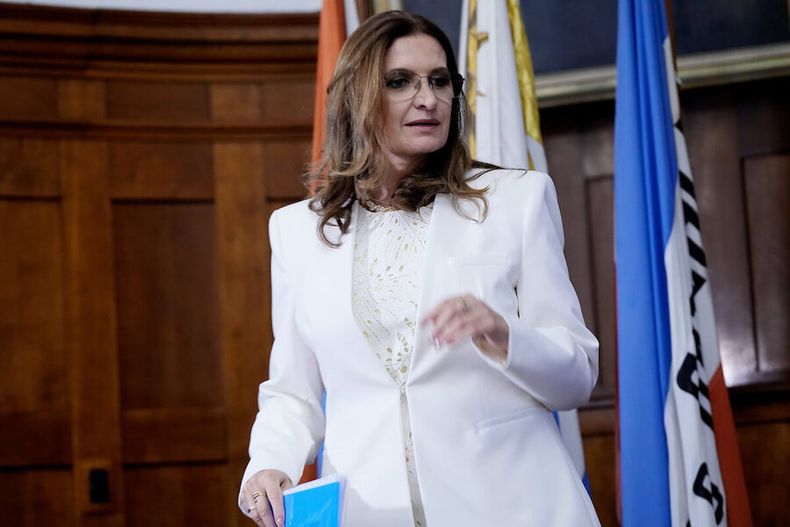 Asumió Karina Rando en Salud, una respetada técnica que prometió ...