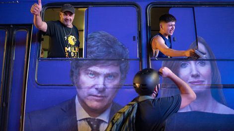 El libertario Javier Milei propuso una dolarización para Argentina. Foto: Santiago Mazzarovich / adhocFOTOS