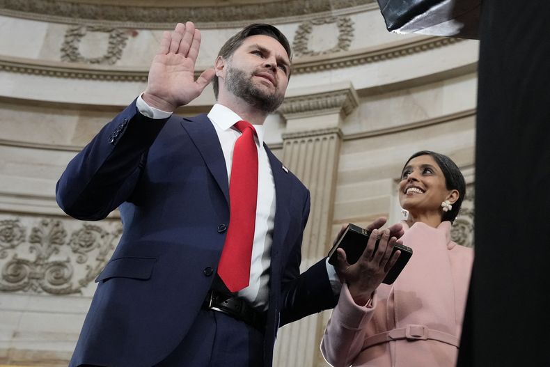J.D. Vance jura su cargo como vicepresidente de Estados Unidos; con 40 años, es el tercero más joven de la historia de ese país
