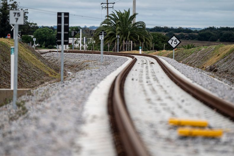 Vías del Ferrocarril Central en la estación Cardal, Florida.