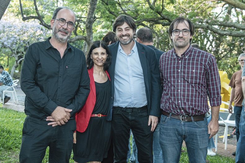 Director periodístico de Búsqueda Andrés Danza, editora de Cultura de Búsqueda Silvana Tanzi, coordinador del Instituto Nacional de Letras del MEC Nicolás Der Agopian y director general de Penguin Random House Rodrigo Arias