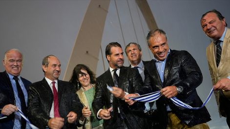 La inauguración, bajo tormenta, del viaducto del Puerto de Montevideo