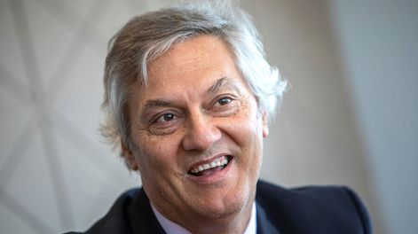 Constantino Gotsis durante la entrevista con Búsqueda. Foto: Mauricio Zina / adhocFOTOS