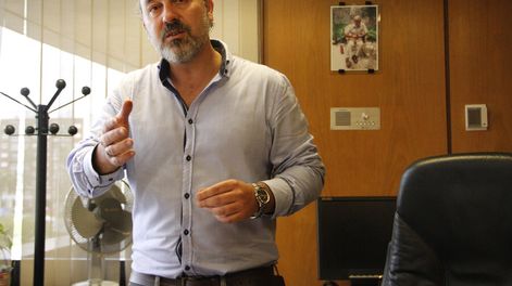 imagen de El senador Otheguy pidió en comisión a su pareja para que trabaje en su despacho hasta el final del período legislativo