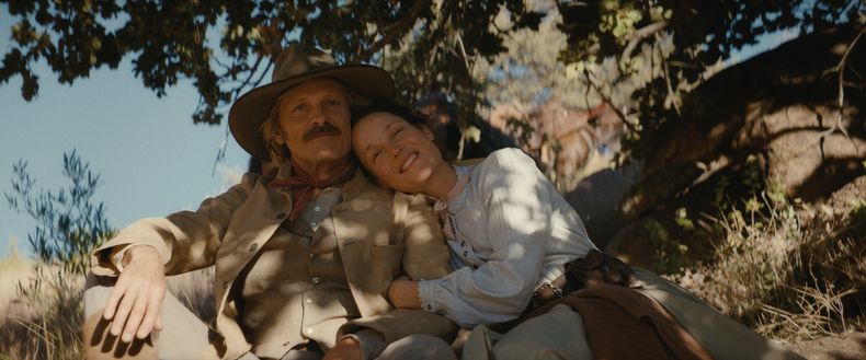 Viggo Mortensen y Vicky Krieps en Hasta el fin del mundo