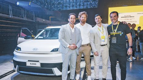 Director de Operaciones de Fidocar Marcelo Jelen, vicepresidente de Fidocar Stephen Jakter, sales manager de Hyundai Uruguay Ignacio Castro y country lead de Mercado Libre Uruguay Diego Gamba.