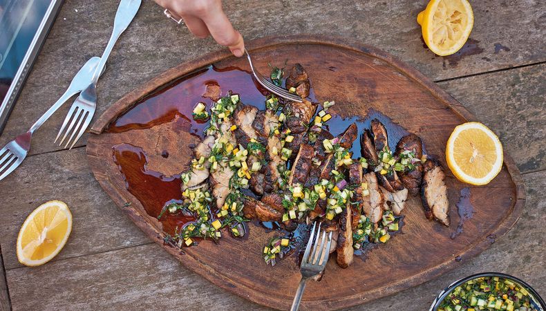 imagen de Mollejas a la plancha, criolla de zucchini y pepino