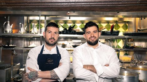 De Los Caracoles, Barcelona, el chef Alex Rodríguez Usón y el integrante de la sexta generación de propietarios Pablo Bofarull.