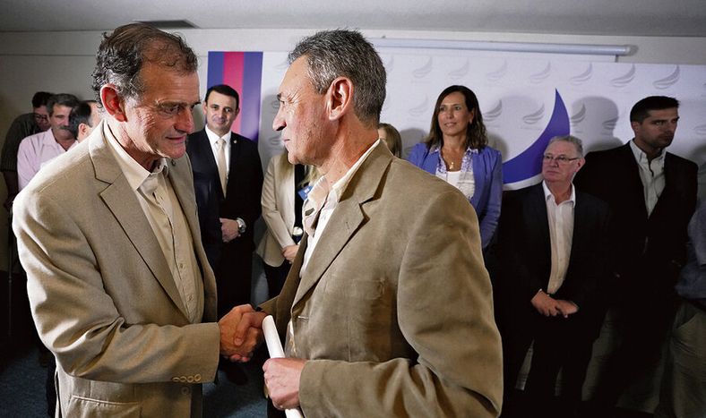 Guido Manini Ríos y Eduardo Radaelli en la presentación de la agrupación nacional del Espacio de los Pueblos Libres. Foto Javier Calvelo / adhocFOTOS