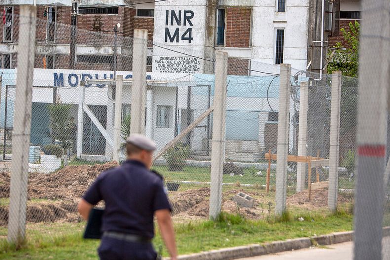 La cárcel de Santiago Vázquez aloja al 30% de la población del sistema penitenciario. Foto: Mauricio Zina, adhocFOTOS