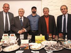 Director nacional de Turismo Roque Baudean, ministro de Turismo Tabaré Viera, organizador del Mundial del Alfajor Juan Soria, director de Turismo de Río Negro José Luis Perazza y subsecretario de Turismo Remo Monzeglio