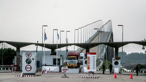 Aduana en el puente internacional General San Martín, en Fray Bentos.