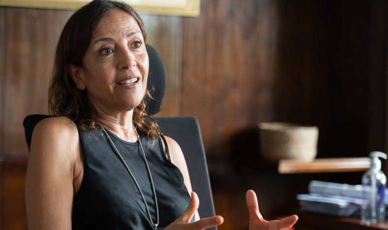 Laura Tabárez, directora de Recursos Financieros de la Intendencia de Montevideo, en su despacho.