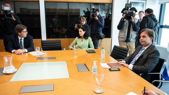 imagen de Frente Amplio prepara estrategia para enfrentar la ley de urgencia en el Parlamento y, si es necesario, en la Justicia imagen de Frente Amplio prepara estrategia para enfrentar la ley de urgencia en el Parlamento y, si es necesario, en la Justicia