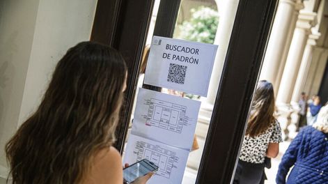 Facultad de Derecho. Foto: Mauricio Zina, adhocFOTOS