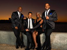 Jovian K. Ford, Omar Ross, Brittany Michelle Wallace y Lance Bernard Bryant, integrantes de The Platters. Jovian K. Ford, Omar Ross, Brittany Michelle Wallace y Lance Bernard Bryant, integrantes de The Platters.