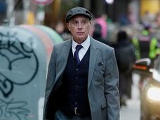 Carlos Negro durante la colocación de una placa de la memoria en la antigua Jefatura y Cárcel Central de Montevideo. Carlos Negro durante la colocación de una placa de la memoria en la antigua Jefatura y Cárcel Central de Montevideo.