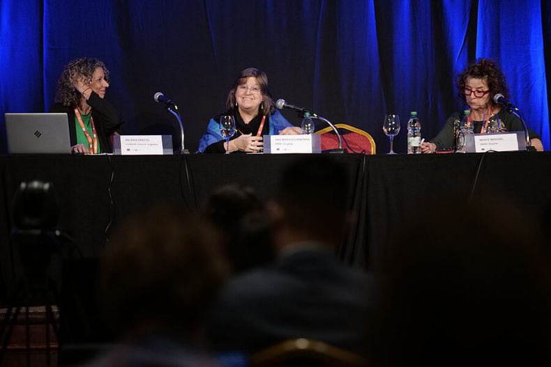 Valeria Fratto, Ana María Echeberría y Merce Oroño, expertas de Argentina, Uruguay y España, en mesa perspectiva de género en intervenciones frente a adicciones