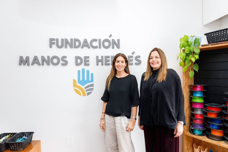 Andrea Cukerman de Fundación Manos de Héroes y Maureen Albertini de ADA.