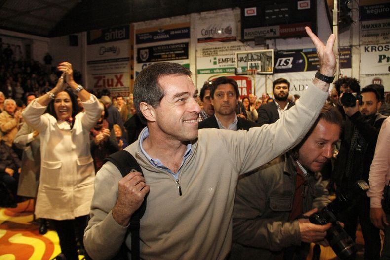 imagen de Amorín y Sanguinetti apuestan a los votos del interior y Talvi confía en que Montevideo le puede dar la ventaja para ganar