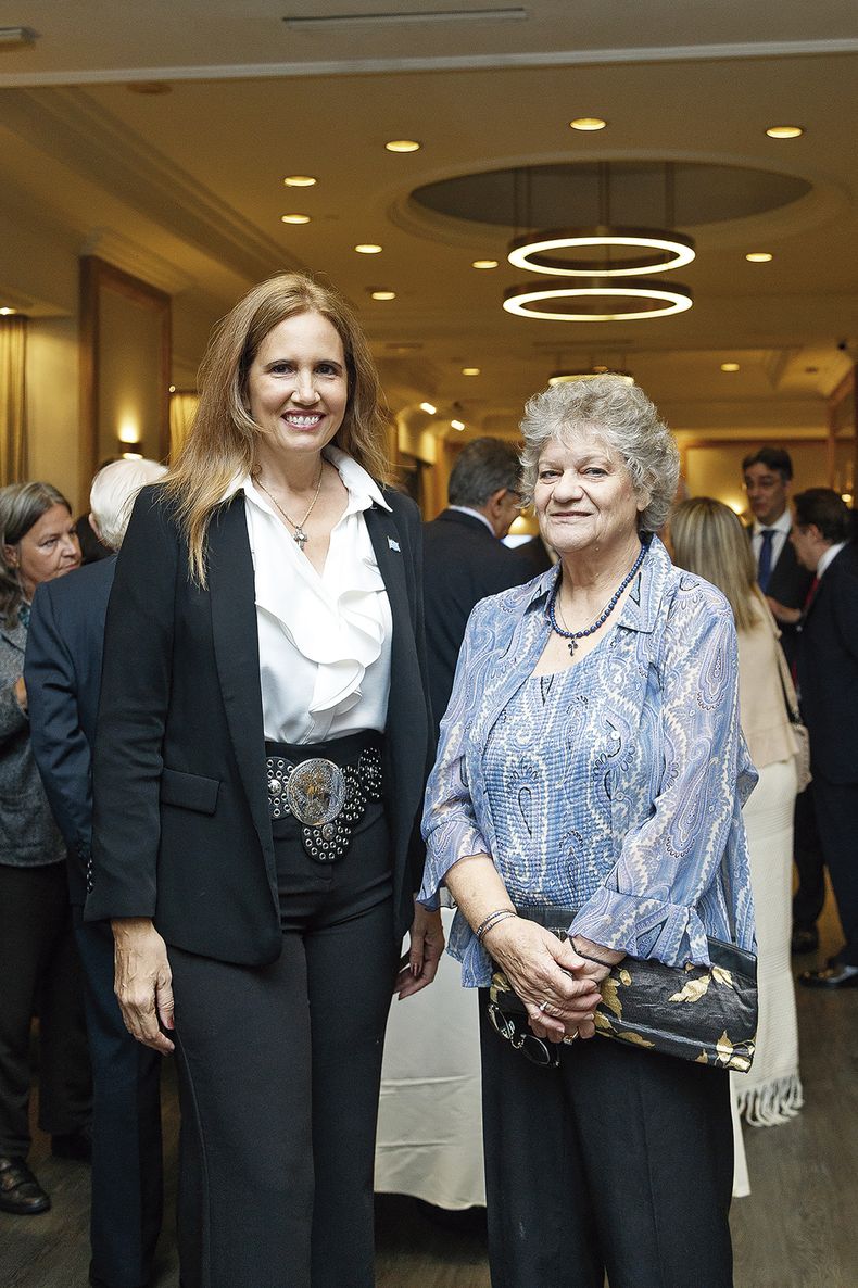 Karin Loannidis y María Hahavias