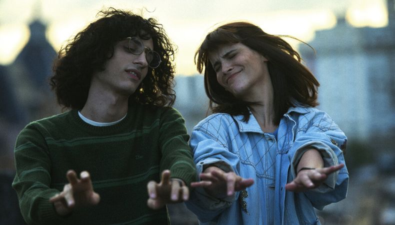 imagen de La vida de Fito Páez en streaming, la nueva serie de Keri Russell, teatro, jazz, cine y charlas