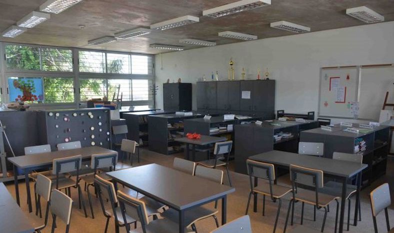 imagen de Casi el 50% de los docentes y funcionarios de la educación pública faltaron por licencia médica en la segunda mitad de 2015